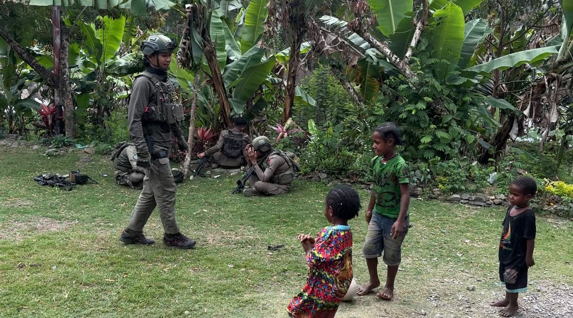 Satgas Damai Cartenz Hadirkan Kedamaian Lewat Pendekatan Humanis