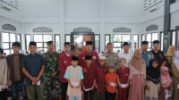 Gubernur Babel Hidayat Arsani mengajak umat Islam meneladani akhlak Nabi Muhammad SAW pada peringatan Maulid di Masjid Al-Kamal.