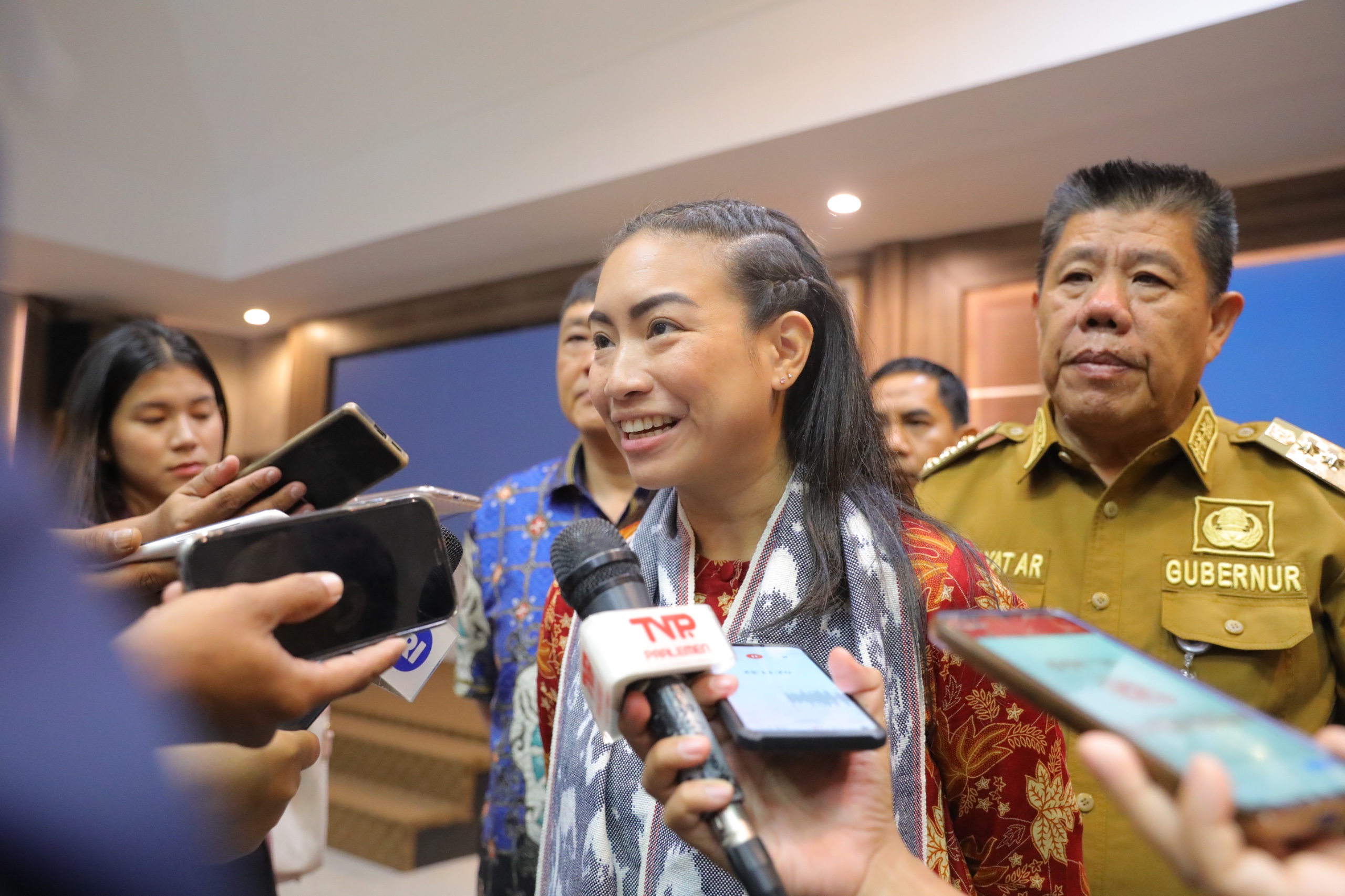 Rahayu Saraswati Dhirakanya Djojohadikusumo, Wakil Ketua Komisi VII DPR RI sekaligus Ketua Tim Panja Standardisasi Desa dan Kampung Wisata. Rahayu Saraswati Dhirakanya Djojohadikusumo, Wakil Ketua Komisi VII DPR RI sekaligus Ketua Tim Panja Standardisasi Desa dan Kampung Wisata.