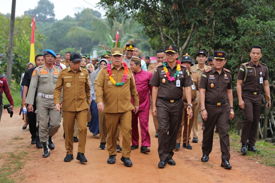 Gubernur Hidayat targetkan kemandirian pangan di Bangka Belitung. Gubernur Hidayat targetkan kemandirian pangan di Bangka Belitung.