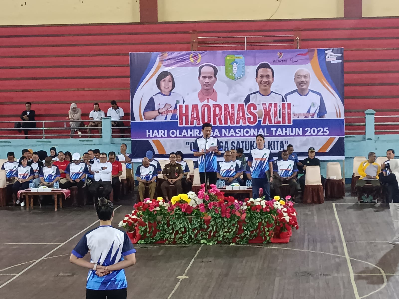Wakil Bupati Florensius Ronny mengajak pemuda dan masyarakat membudayakan olahraga sejak dini.