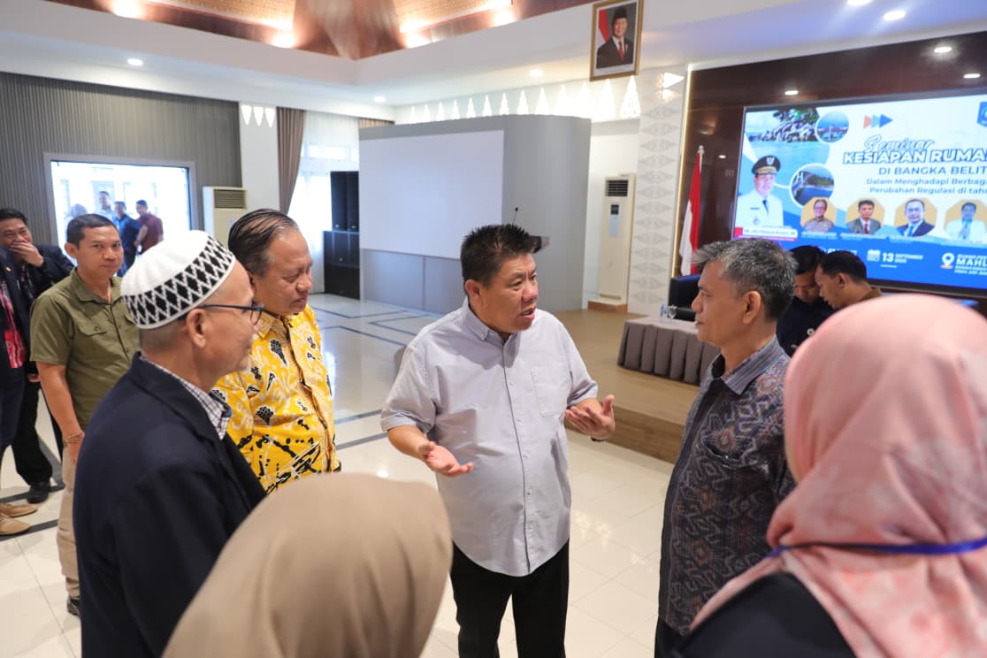 Hidayat Arsani Seminar Persi Babel tentang kesiapan rumah sakit menghadapi perubahan regulasi, di Gedung Mahligai Rumah Dinas Gubernur Babel, Sabtu (13/9/2025). Hidayat Arsani tegaskan kesiapan rumah sakit menghadapi perubahan regulasi, di Gedung Mahligai Rumah Dinas Gubernur Babel, Sabtu (13/9/2025).