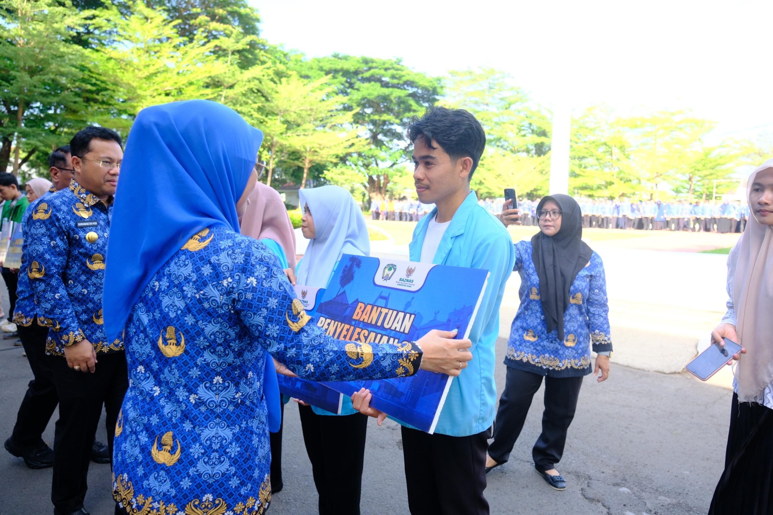 Salah satu penerima manfaat, Munadiyah, mahasiswa Universitas Negeri Makassar,