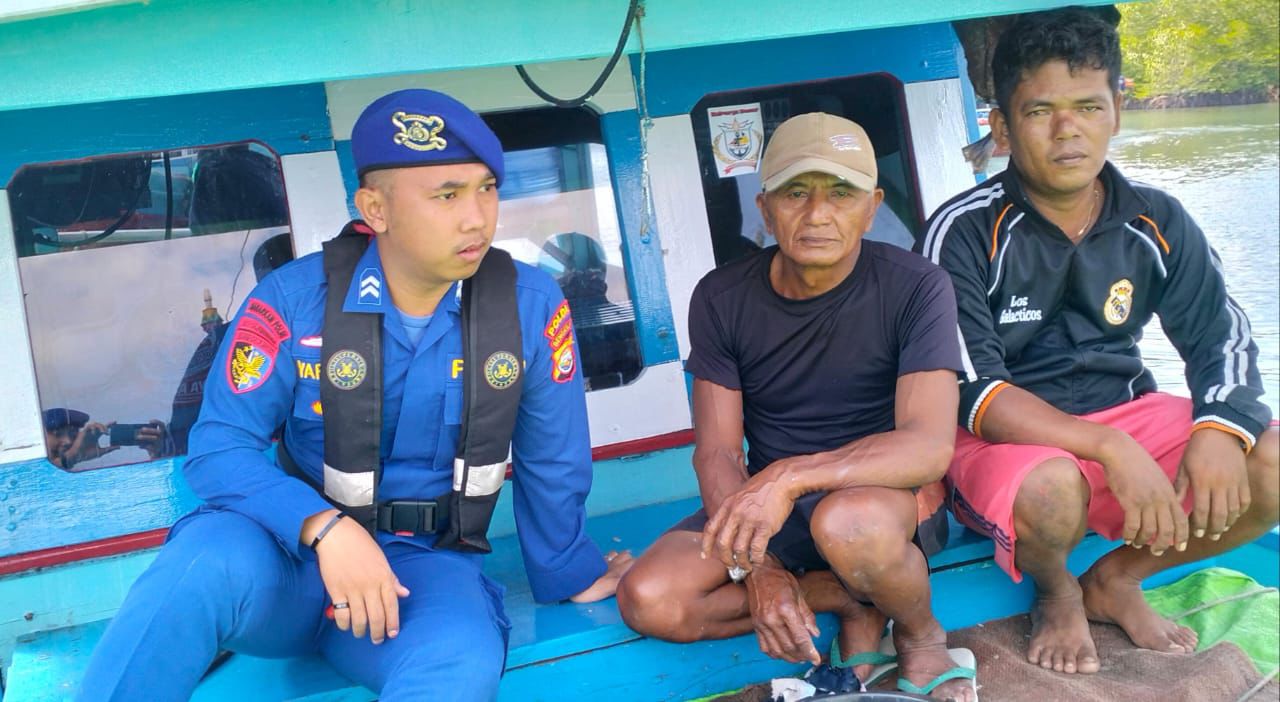 Ditpolairud Polda Bengkulu menggelar patroli Kapal XXVII-2009 di Perairan Tanjung Genting.