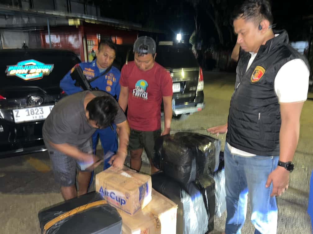 Korpolairud Baharkam Polri gagalkan penyelundupan 50 ribu benih lobster ilegal di Cianjur.