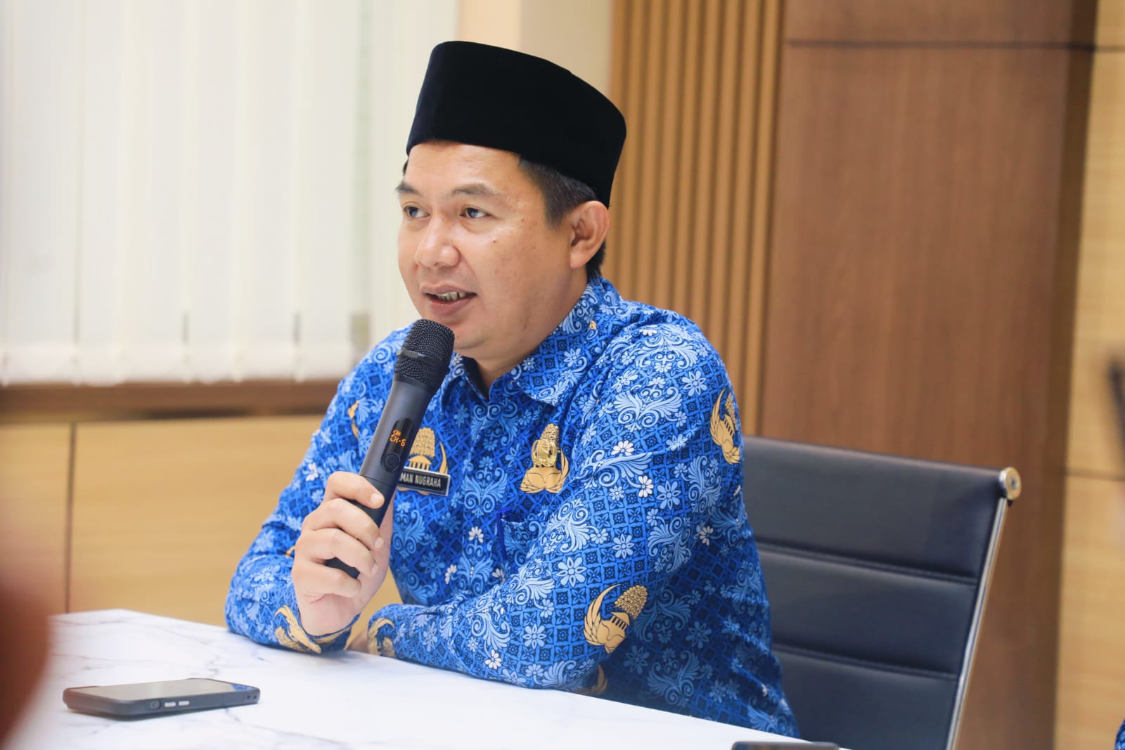 Sekretaris Daerah (Sekda) Purwakarta, Norman Nugraha, memimpin rapat koordinasi di Aula Bapperida, Rabu (17/9/2025).
