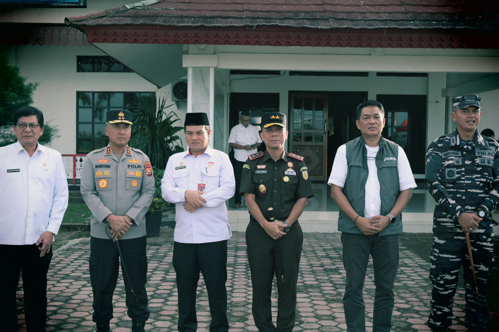 Kajati Bengkulu mendampingi Menteri Pertanian RI dan Ketua DPD RI dalam kunjungan kerja di Bengkulu