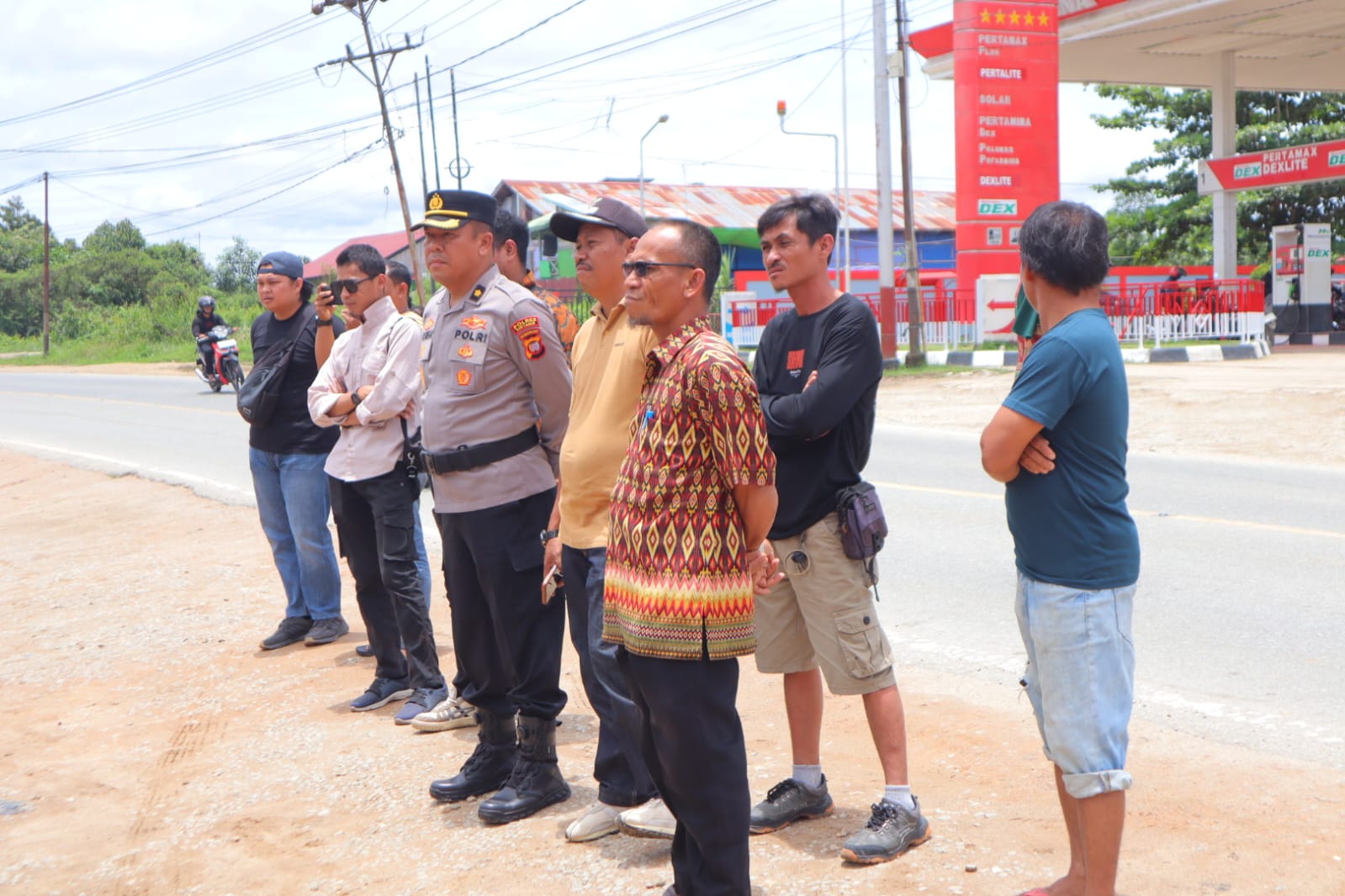 Proses berlangsung aman, tertib, dan sesuai putusan hukum. Proses berlangsung aman, tertib, dan sesuai putusan hukum.