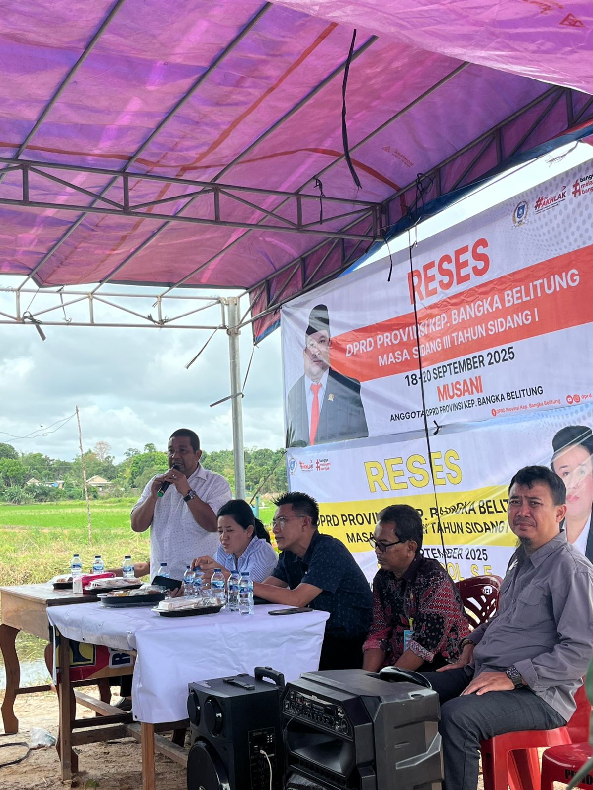 Aktivitas sawit ilegal mengancam sumber air dan ratusan hektare sawah warga.