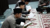 Personel Polri serta para tahfidz memperkuat nilai religius sekaligus meneguhkan pengabdian kepada masyarakat.