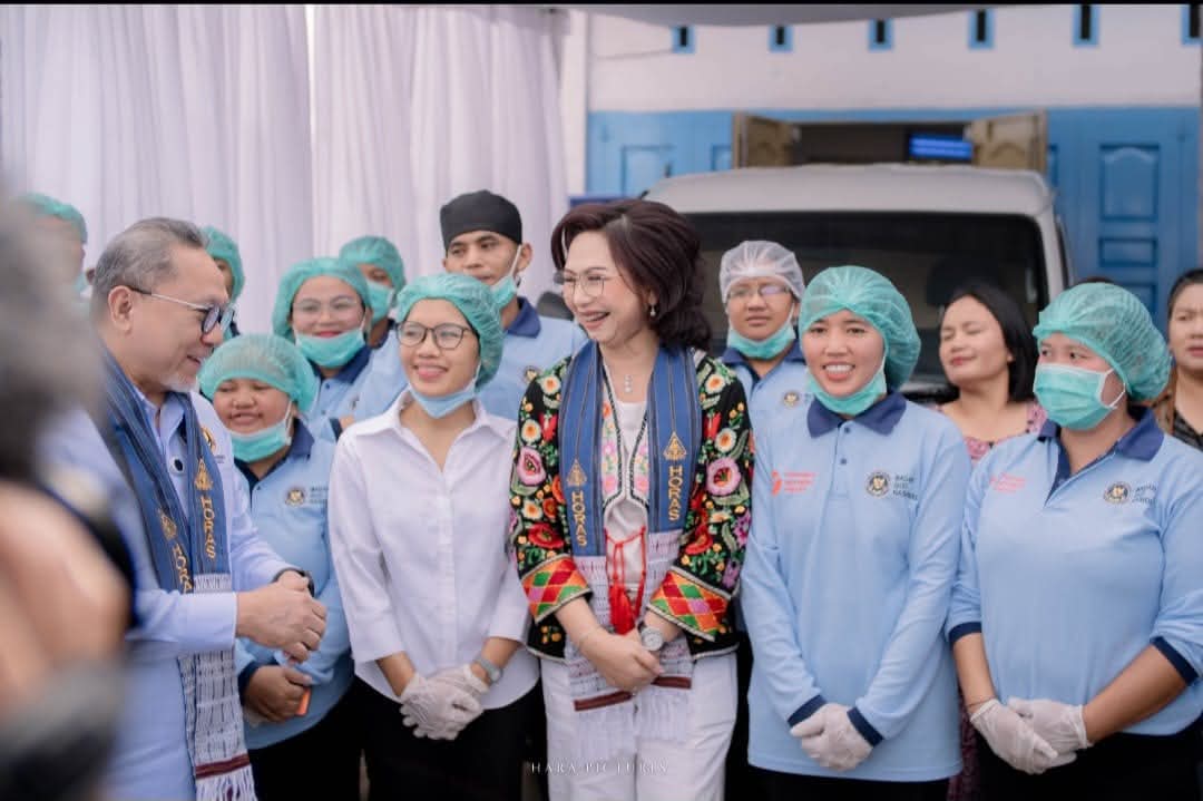 Menteri Zulkifli Hasan meresmikan Dapur Makan Bergizi Sirisirisi di Humbang Hasundutan.