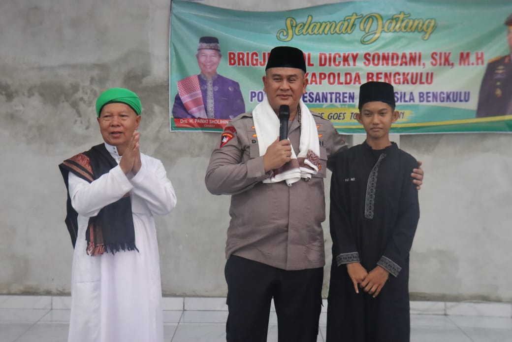 Police Goes To Pesantren, Wakapolda Bengkulu Ajak Santri Perkuat Ilmu dan Akhlak