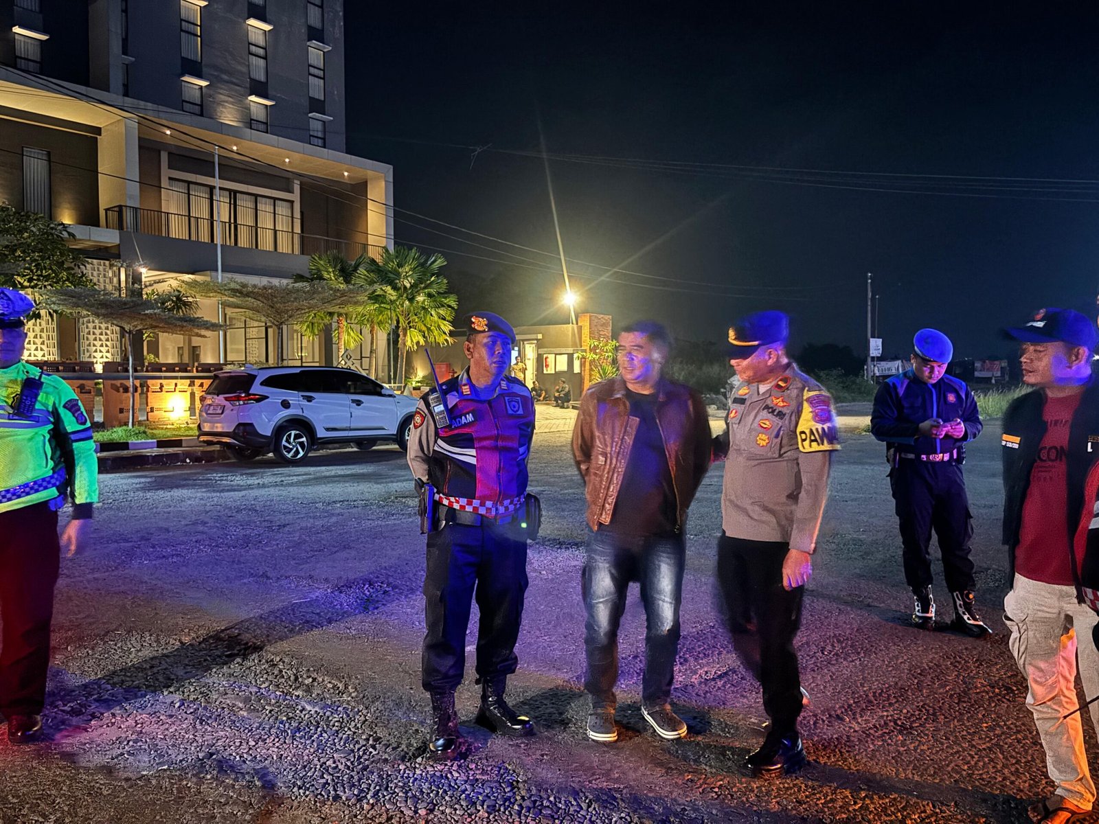 WhatsAppPatroli menyasar titik rawan serta mengimbau masyarakat agar waspada dan melapor bila ada aktivitas mencurigakan.Image 2025 09 20 at 14.47.49