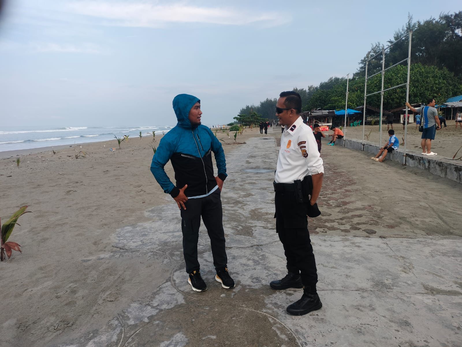Subdit Wisata Polda Bengkulu menggelar patroli dialogis di Pantai Panjang dan Pantai Pasir Putih.