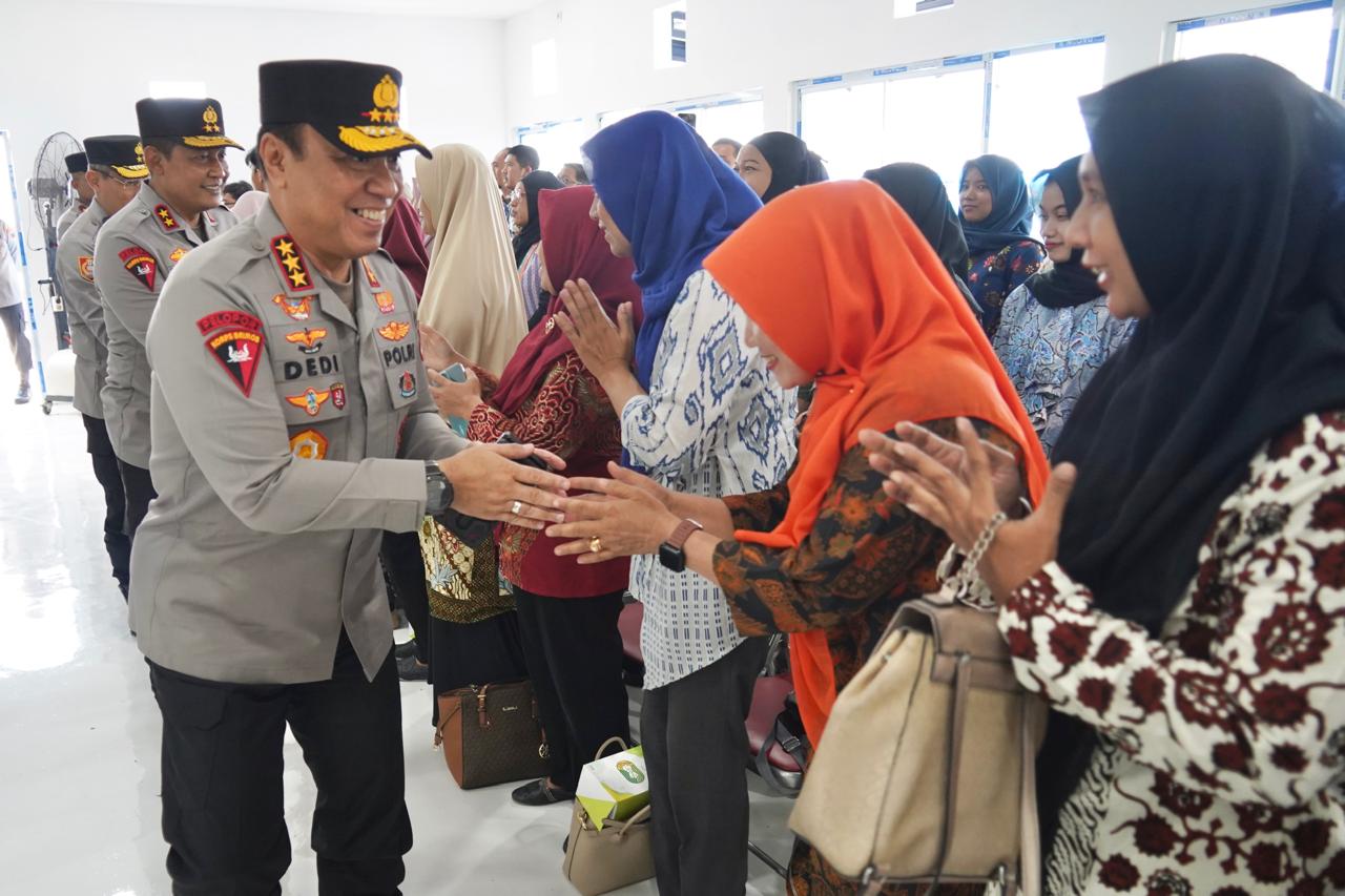 Wakapolri Tinjau SPPG Gedawang, Polri Hadirkan Makanan Bergizi untuk Anak