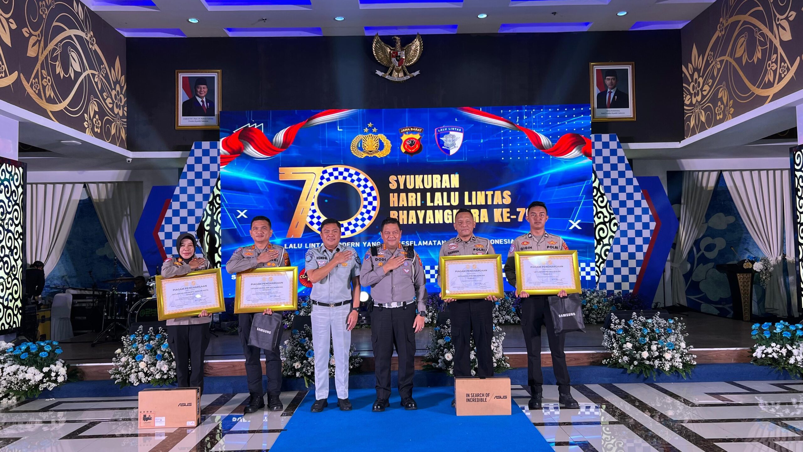 Kasatlantas Polres Majalengka, AKBP Rudy Sudaryono, yang menerima langsung penghargaan, Kasatlantas Polres Majalengka, AKBP Rudy Sudaryono, yang menerima langsung penghargaan,