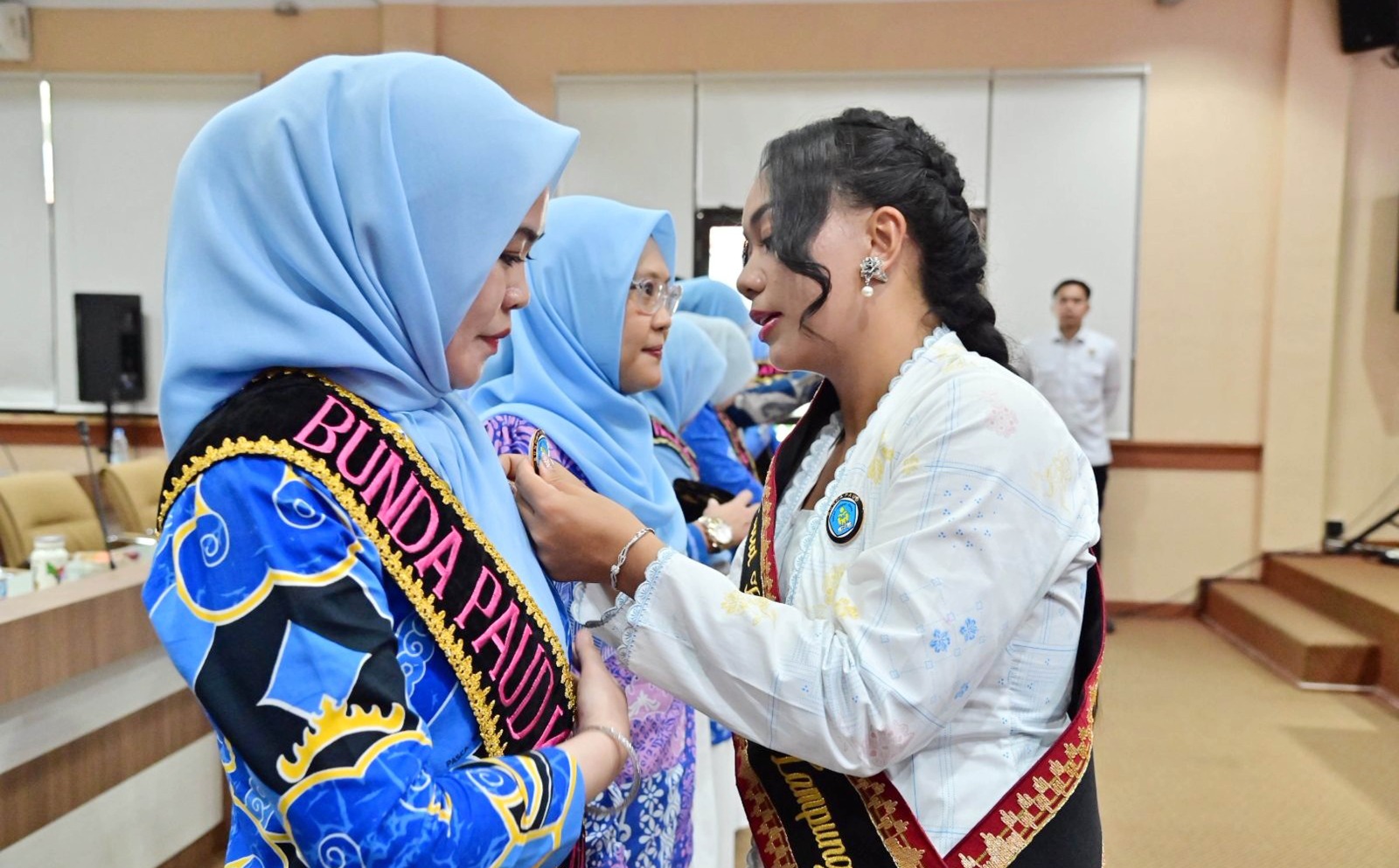 Zita Anjani mengukuhkan Bunda PAUD Kecamatan se-Lampung Selatan.