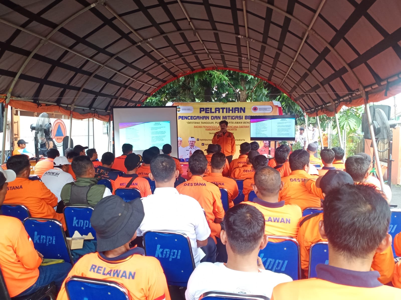 Para peserta mendapat materi teori dan praktik tentang struktur operasi penanggulangan bencana serta peran Pusat Pengendalian Operasi (Pusdalops) BPBD.