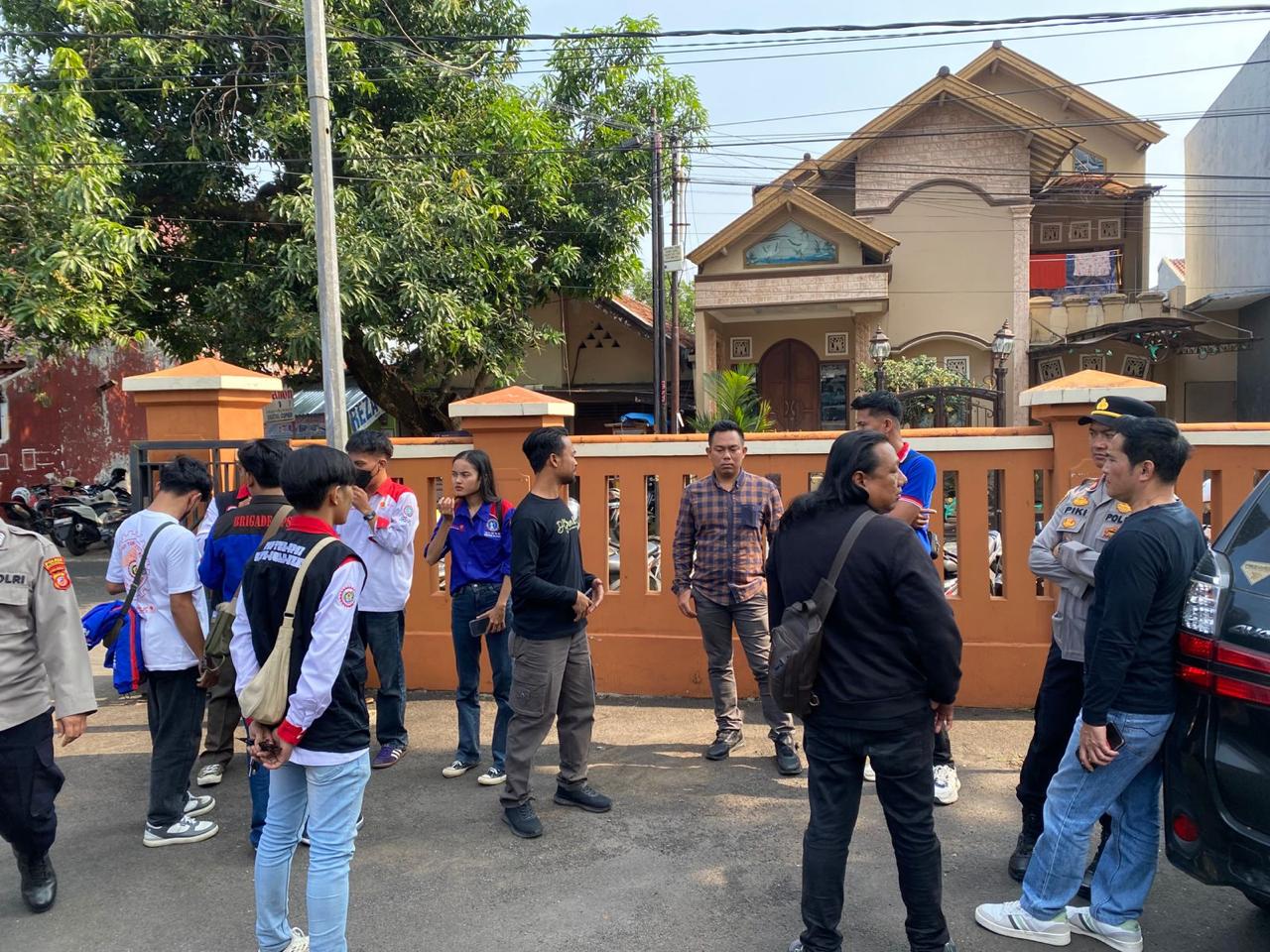 Personel gabungan diterjunkan untuk menjaga situasi aman, tertib, dan kondusif.