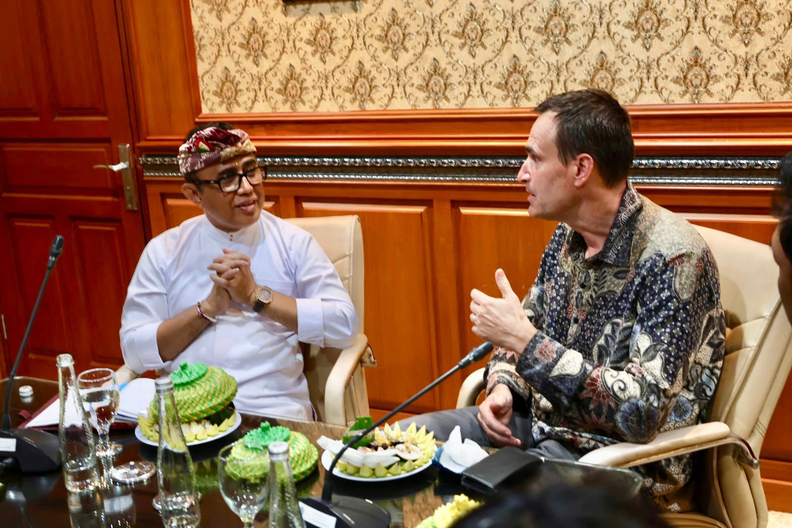 Dubes Finlandia kunjungi Denpasar bahas kerja sama teknologi lingkungan, pendidikan, dan kota pintar. Wali Kota Jaya Negara sambut baik peluang kolaborasi tersebut.