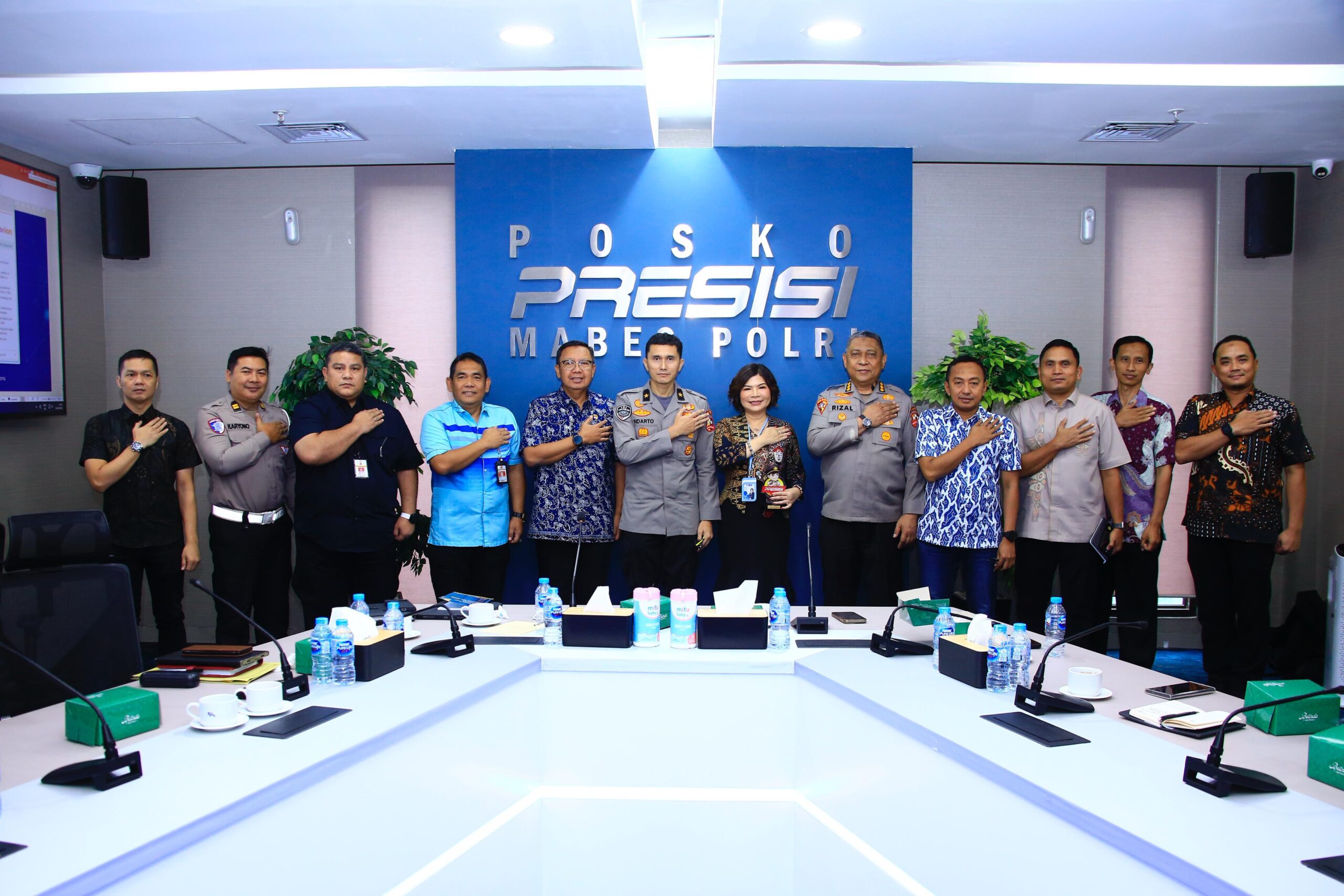 Forum Belajar Bersama bertajuk “Strategi Polri Presisi Menuju Pelayanan Publik yang Prima dan Anti-Korupsi” yang digelar di Ruang Rapat Posko Presisi, Bareskrim Polri, Kamis (25/9/2025).