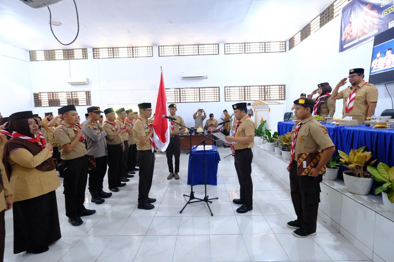 Wakil Bupati Gowa sekaligus Wakil Ketua Bela Negara dan Mental Spiritual Kwarcab Gerakan Pramuka Gowa, melantik Ketua Majelis Mabiran dan Ketua Kwarran Gerakan Pramuka Kecamatan Pallangga, Senin (29/9).