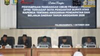Rapat Paripurna DPRD 2025 membahas pandangan fraksi terhadap Raperda APBD 2026.