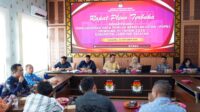 Rapat Pleno Terbuka Rekapitulasi Pemutakhiran Data Pemilih Berkelanjutan (PDPB) di Aula Kantor KPU Lampung Selatan, Kamis (2/10/2025).