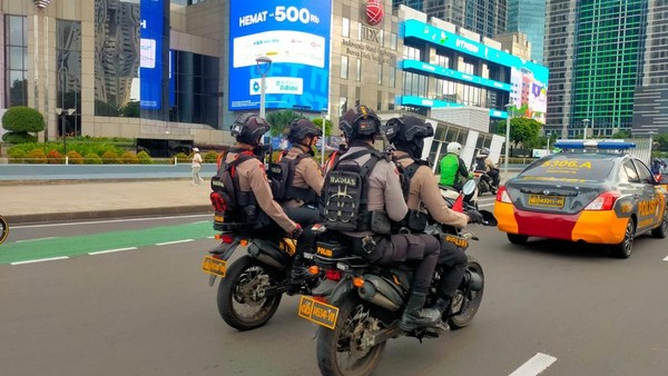 119 Personel Polda Metro Jaya Turun Patroli Jaga Jakarta Tetap Aman