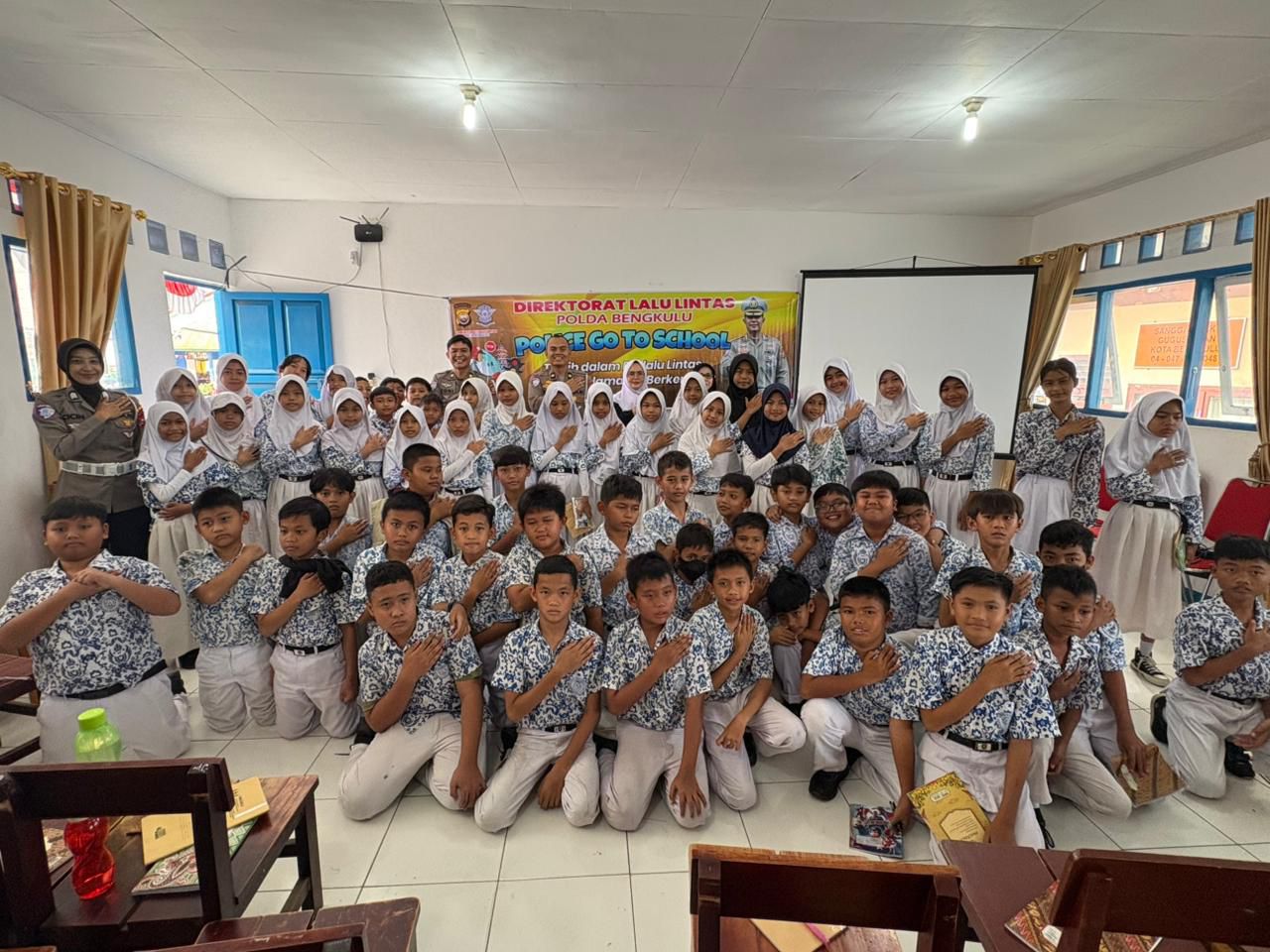 Ditlantas Polda Bengkulu menggelar Police Go To School di SDN 05 Kota Bengkulu