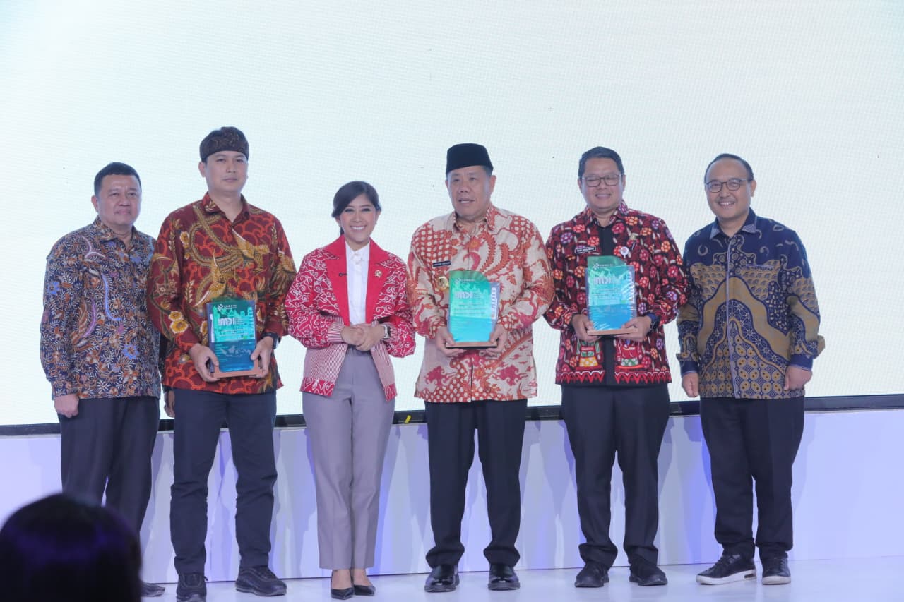 Provinsi Kepulauan Bangka Belitung meraih peringkat 2 nasional Indeks Masyarakat Digital 2025, sejajar DKI dan Jawa Bara