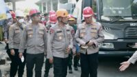 Kapolda Jatim meninjau evakuasi korban runtuhnya Ponpes Al Khoziny di Sidoarjo