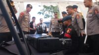 Astamaops Kapolri Komjen Fadil Imran meninjau pos pantau drone di Bukit Jokowi