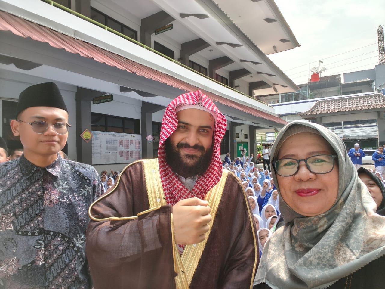 Syeikh Abdul Karim Alsheri dari Universitas Ummul Quro Mekkah berkunjung ke MAN 1 Jakarta