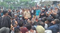 Ketua DPRD Babel Didit Srigusjaya turun langsung di tengah aksi penambang timah
