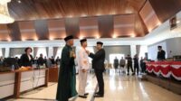 dr. Zarril Khiffari resmi dilantik sebagai anggota DPRD Babel menggantikan Aksan Visyawan.
