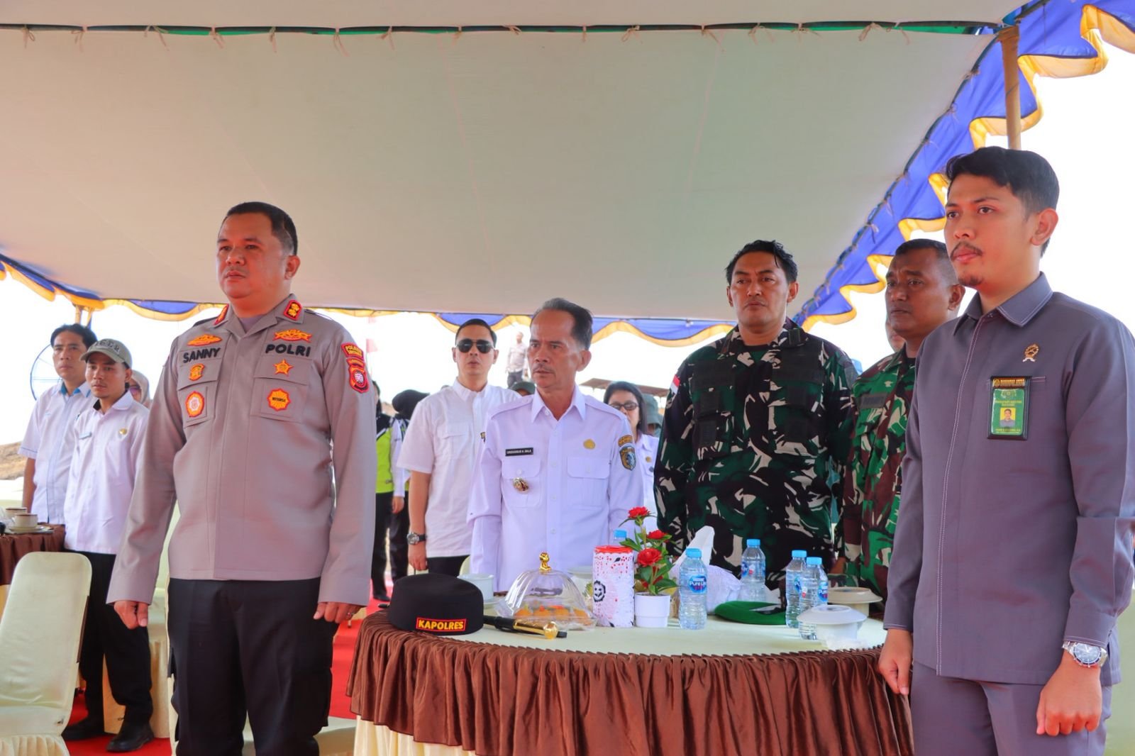 Penanaman Jagung Kuartal IV Polres Sintang Perkuat Sinergi TNI, Polri, dan Masyarakat dalam Ketahanan Pangan Penanaman Jagung Kuartal IV Polres Sintang Perkuat Sinergi TNI, Polri, dan Masyarakat dalam Ketahanan Pangan