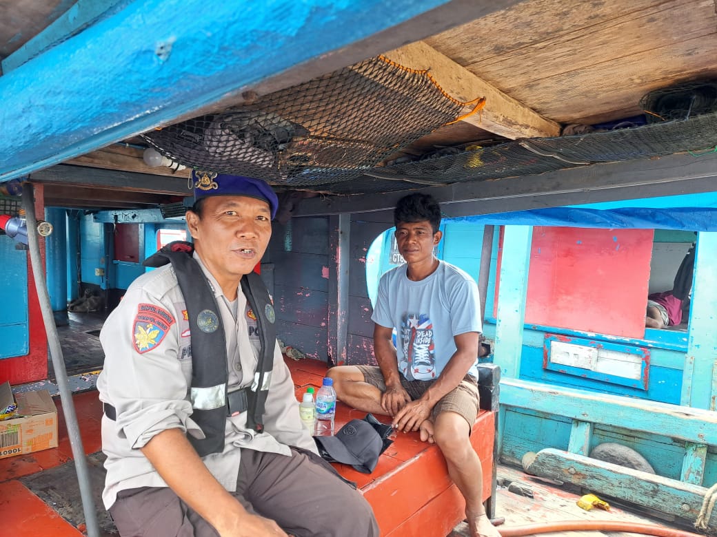 Ditpolairud Polda Bengkulu menggelar patroli laut menggunakan Kapal Polisi XXVII-2004 di Perairan Pulau Baai