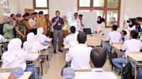 Menko AHY bersama Bupati Lampung Selatan H. Radityo Egi Pratama meninjau Sekolah Rakyat di Natar, Lampung Selatan
