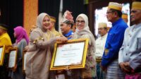 Kabupaten Gowa meraih penghargaan sebagai daerah dengan prevalensi stunting terendah di Sulsel.