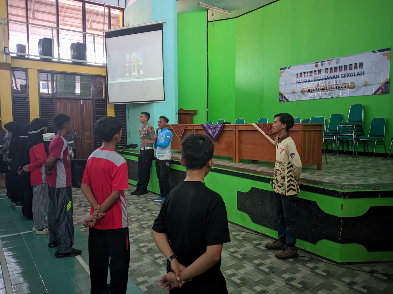Sat Lantas Polres Majalengka melatih ratusan pelajar dalam kegiatan Patroli Keamanan Sekolah