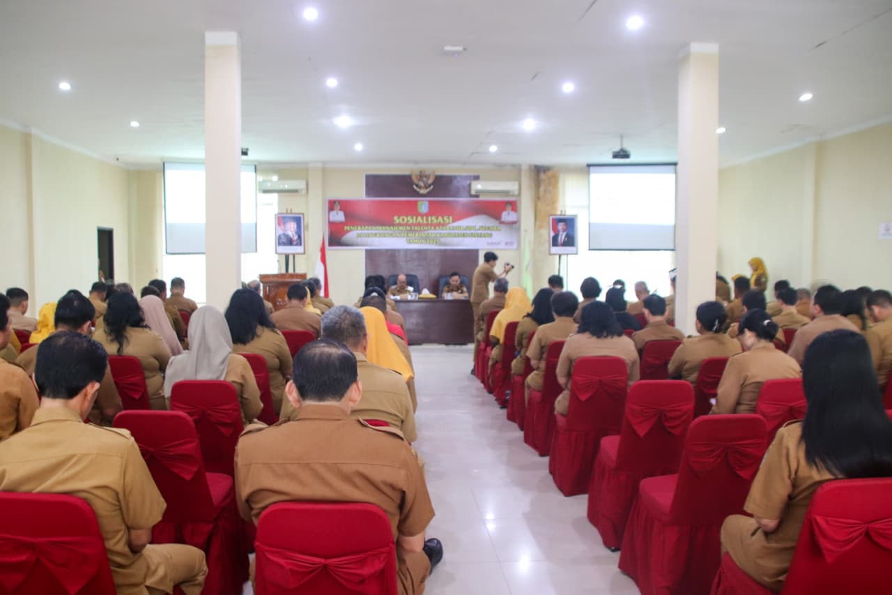 Pemkab Sintang melalui BKPSDM menggelar sosialisasi Manajemen Talenta ASN sebagai persiapan penerapan wajib tahun 2026.
