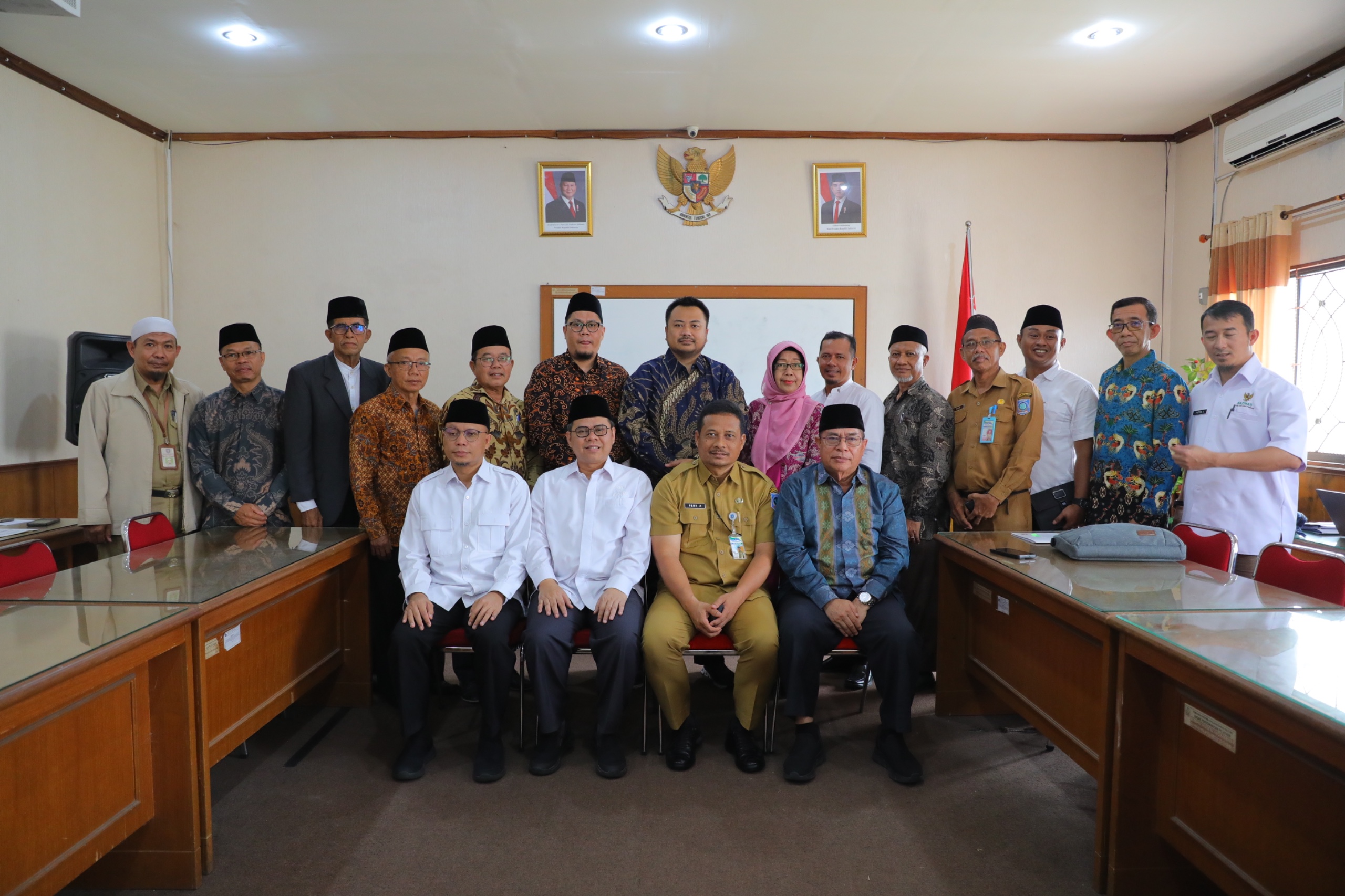 Sepuluh calon pimpinan Baznas Babel mengikuti verifikasi faktual bersama Baznas RI. Sepuluh calon pimpinan Baznas Babel mengikuti verifikasi faktual bersama Baznas RI.