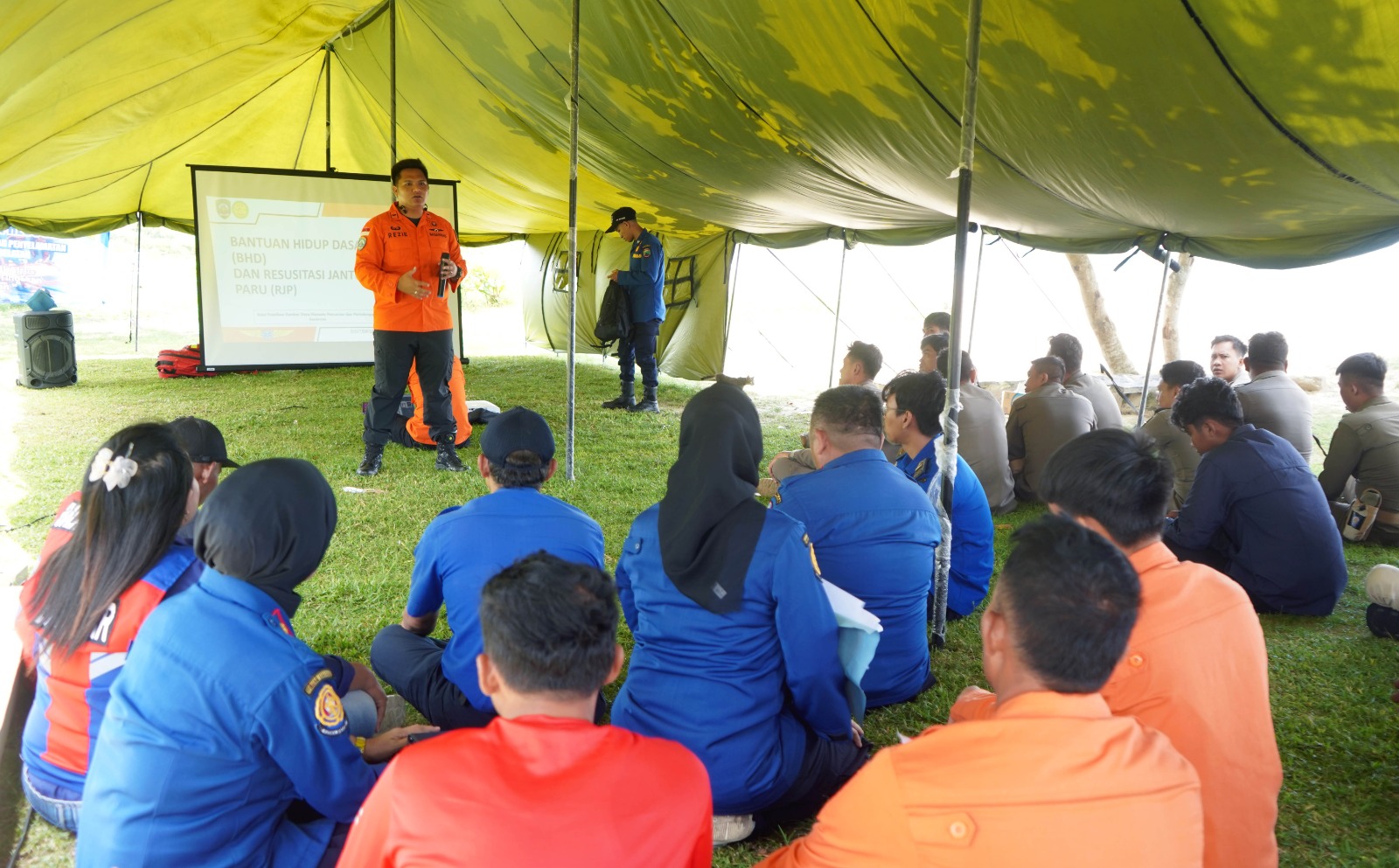 Pemkab Lampung Selatan gelar pelatihan Water Rescue di Pantai Kedu, Kalianda,