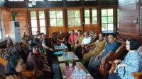 LP3K Kabupaten Sintang melakukan audiensi dengan Bupati Sintang Gregorius Herkulanus Bala di Pendopo Bupati Sintang, Senin (27/10/2025)