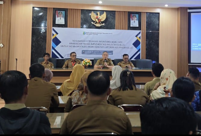 Deskripsi Meta: BPKAD Kabupaten Sintang menggelar sosialisasi dan bimbingan teknis mapping akun laporan keuangan BLUD