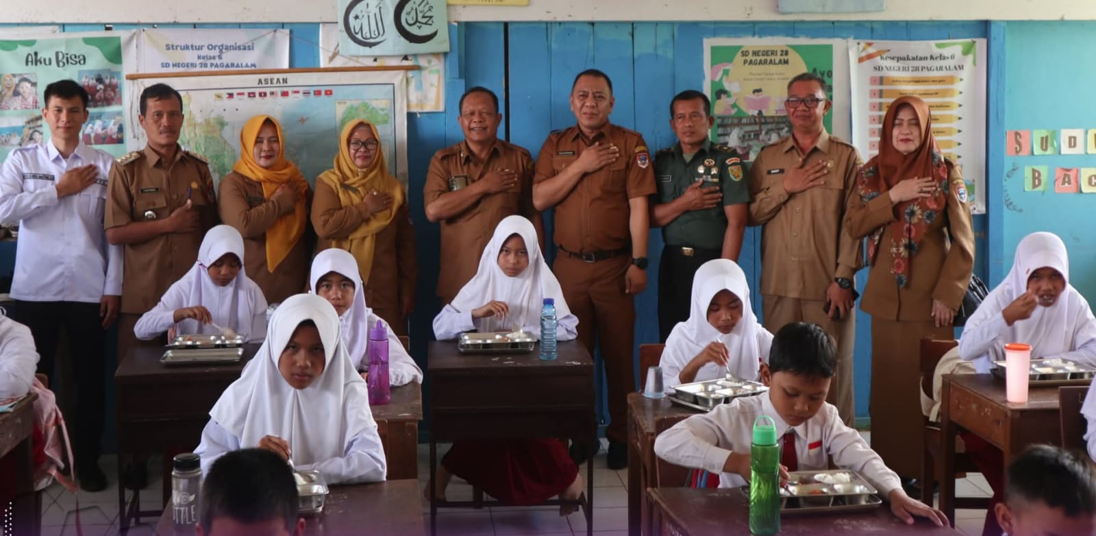 Pemkot Pagar Alam meluncurkan Program MBG di SDN 28 Dusun Cawang Baru.