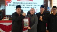 Gubernur Hidayat Arsani menyerahkan Raperda APBD 2026 kepada DPRD Babel