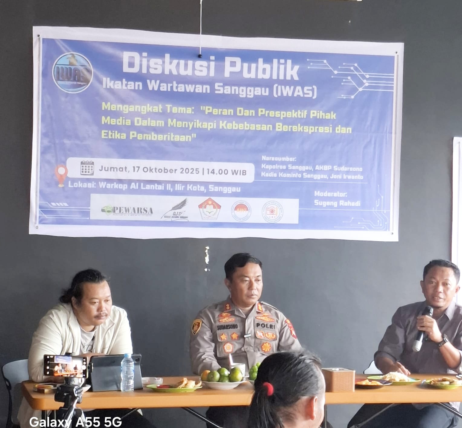 Kapolres Sanggau AKBP Sudarsono membuka secara resmi kegiatan Diskusi Bersama Media