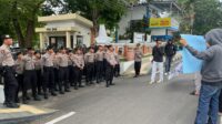 Polres Majalengka mengamankan aksi damai LSM Generasi Anti Korupsi di depan Kantor Pemkab Majalengka.